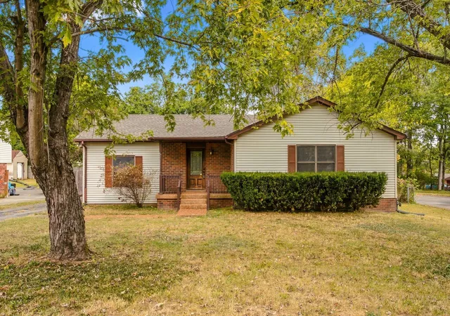 Photo 1 of Single family home for sale at 661 Dutchmans Dr, Hermitage, TN 37076 | MLS# 3620740 | Listing updated on 2026-10-19