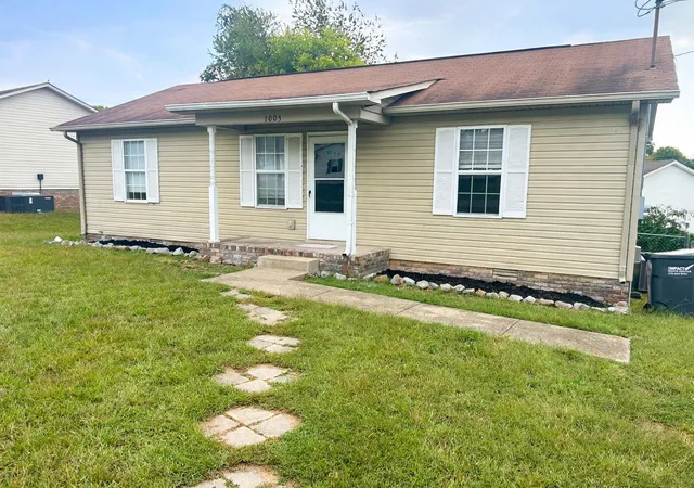 Single family home for sale at 1003 Poppy Seed Dr, Oak Grove, KY 42262 | MLS# 3620764