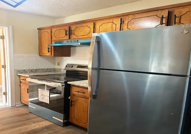 Photo 4 of Single family home for sale at 1003 Poppy Seed Dr, Oak Grove, KY 42262 | MLS# 3620764 | Listing updated on 2026-10-15