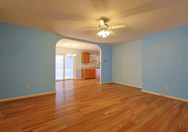 Photo 1 of Single family home for sale at 1627 Robert Rd, Columbia, TN 38401 | MLS# 3623199 | Listing updated on 2026-10-29