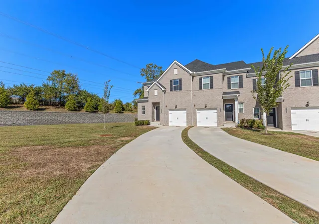 Photo 2 of Townhouse for sale at 204 Douglas Bnd Rd #1706, Gallatin, TN 37066 | MLS# 3620614 | Listing updated on 2026-10-17