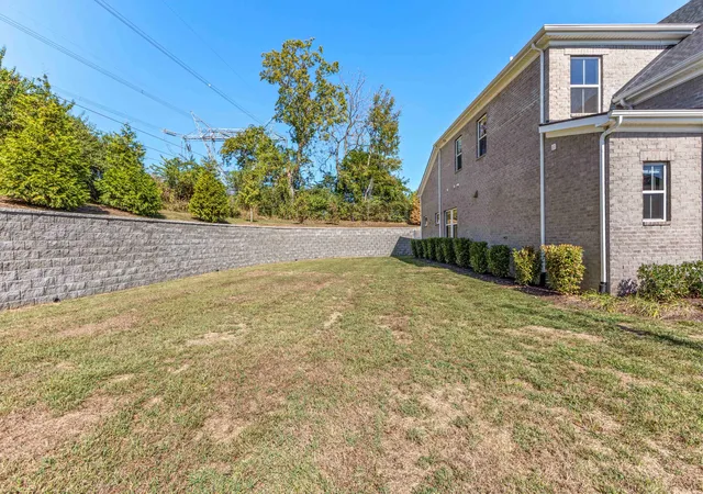Photo 3 of Townhouse for sale at 204 Douglas Bnd Rd #1706, Gallatin, TN 37066 | MLS# 3620614 | Listing updated on 2026-10-17
