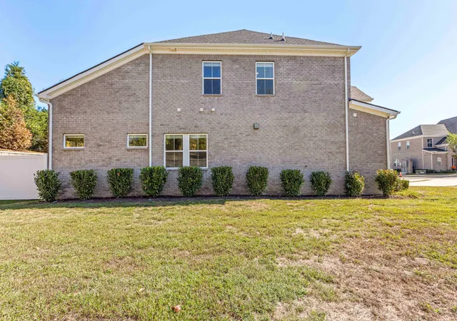 Photo 4 of Townhouse for sale at 204 Douglas Bnd Rd #1706, Gallatin, TN 37066 | MLS# 3620614 | Listing updated on 2026-10-17