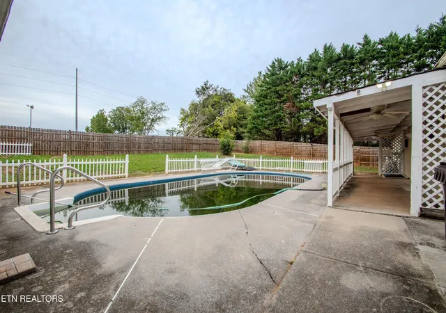 Photo 3 of Single family home for sale at 1194 Rawhide Tr, Lenoir City, TN 37772 | MLS# 3620263 | Listing updated on 2026-10-20