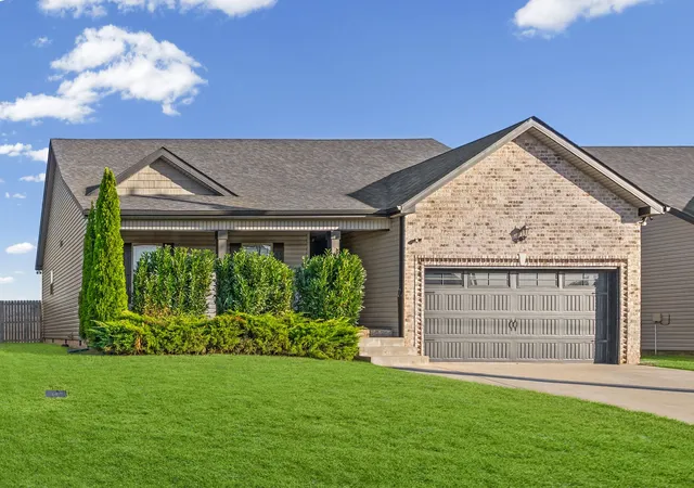 Photo 2 of Single family home for sale at 160 Ambridge St, Oak Grove, KY 42262 | MLS# 3620293 | Listing updated on 2026-10-14