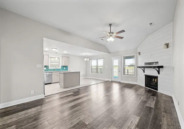 Photo 4 of Single family home for sale at 160 Ambridge St, Oak Grove, KY 42262 | MLS# 3620293 | Listing updated on 2026-10-14