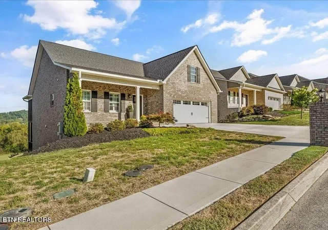 Photo 2 of Single family home for sale at 573 Timberline Dr, Lenoir City, TN 37772 | MLS# 3620281 | Listing updated on 2026-10-20
