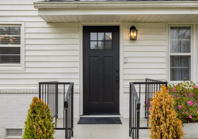 Photo 3 of Single family home for sale at 3612 Altamira Dr, Chattanooga, TN 37412 | MLS# 3620291 | Listing updated on 2026-10-19