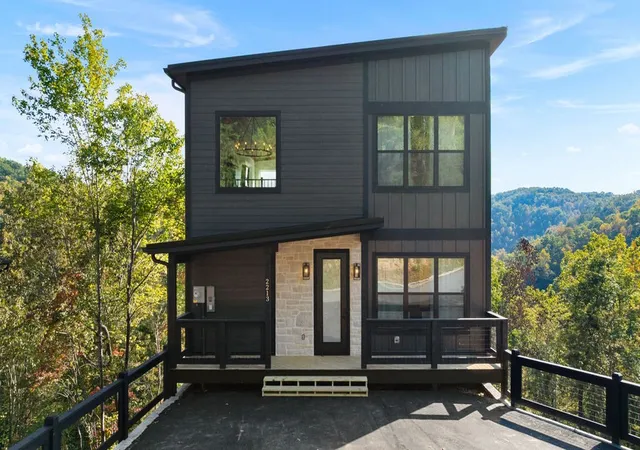 Photo 2 of Single family home for sale at 2213 Legend Dr, Sevierville, TN 37876 | MLS# 3621259 | Listing updated on 2026-10-17