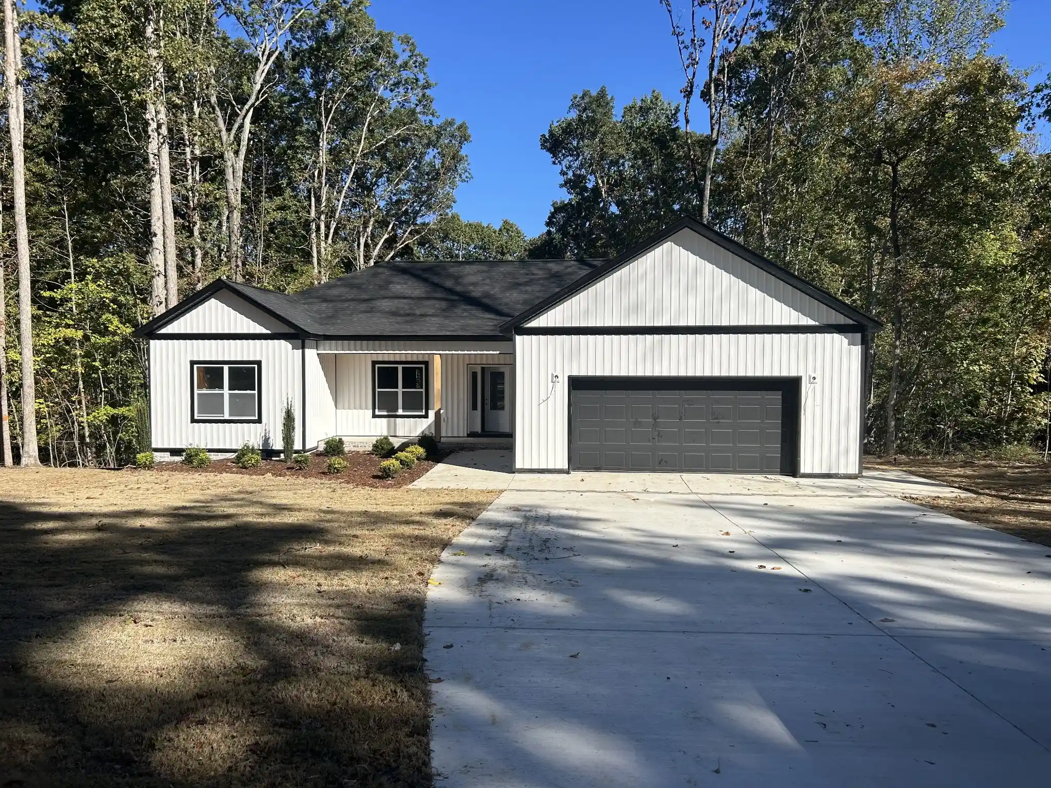 Photo 1 of Single family home for sale at 421 Lakeview St, Estill Springs, TN 37330 | MLS# 3620611 | Listing updated on 2026-10-19