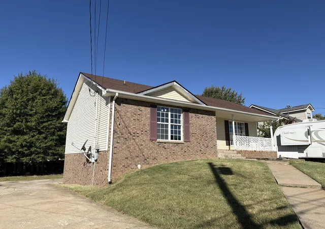 Photo 2 of Single family home for sale at 3454 Loon Dr, Clarksville, TN 37042 | MLS# 3620340 | Listing updated on 2026-10-21