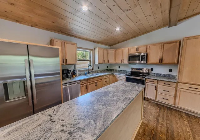 Photo 4 of Single family home for sale at 217 Harbin Ct, Morganton, GA 30560 | MLS# 3620355 | Listing updated on 2026-10-23