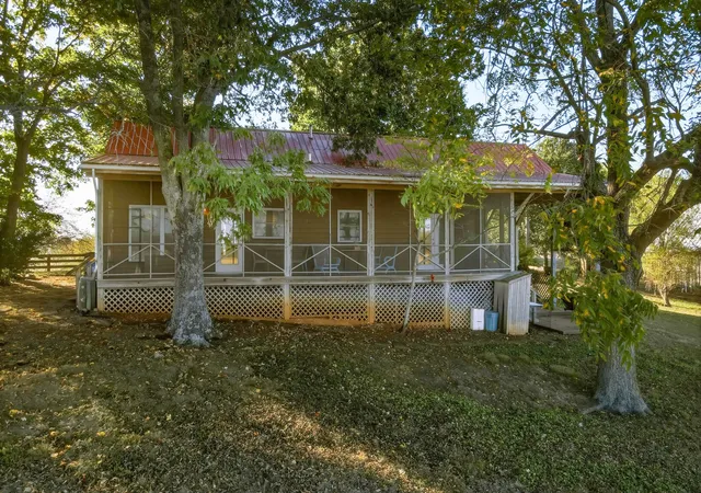 Photo 3 of Single family home for sale at 1590 Temperance Rd, Franklin, KY 42134 | MLS# 3620361 | Listing updated on 2026-10-22