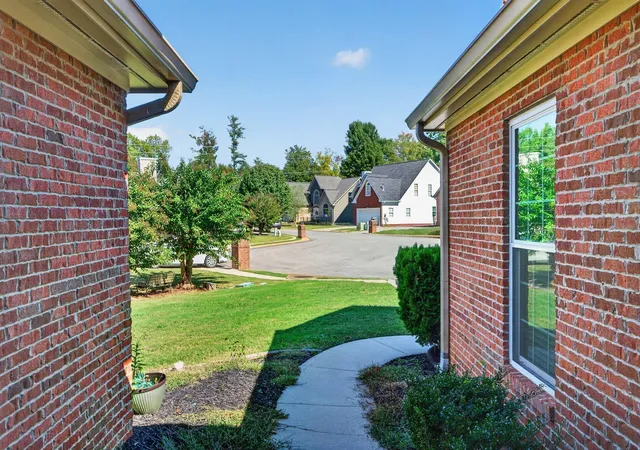 Photo 4 of Single family home for sale at 1809 Richmond Ln, Chattanooga, TN 37421 | MLS# 3620331 | Listing updated on 2026-10-14
