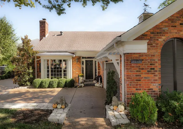 Photo 2 of Single family home for sale at 4113 Legend Hall Dr, Nashville, TN 37215 | MLS# 3626131 | Listing updated on 2026-10-28