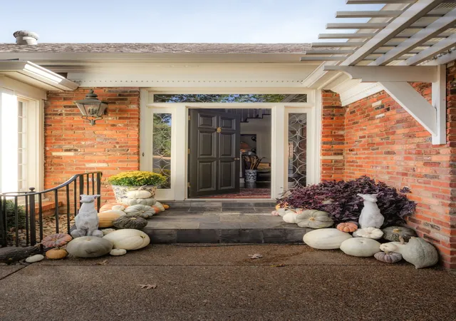 Photo 3 of Single family home for sale at 4113 Legend Hall Dr, Nashville, TN 37215 | MLS# 3626131 | Listing updated on 2026-10-28