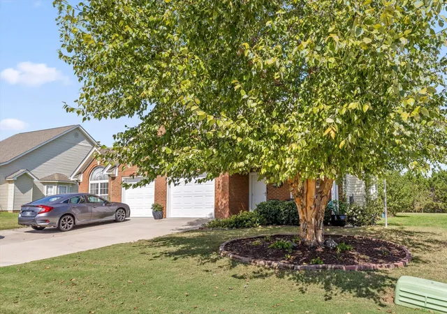 Photo 2 of Townhouse for sale at 190 Briarstone Dr, Rossville, GA 30741 | MLS# 3620368 | Listing updated on 2026-10-27