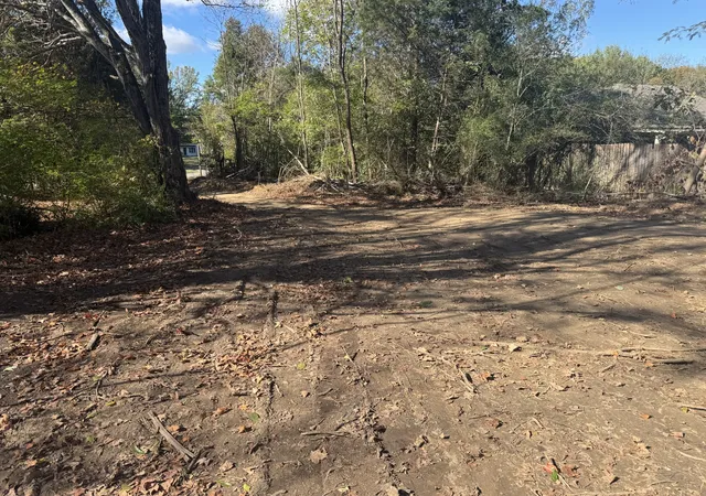 Photo 1 of Land for sale at 2207 River Rd, Clarksville, TN 37040 | MLS# 3621126 | Listing updated on 2026-10-19