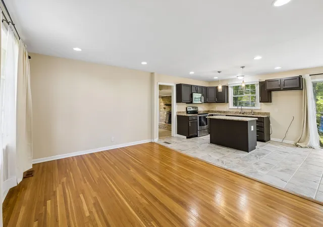 Photo 2 of Single family home for sale at 341 Bonnahurst Dr, Hermitage, TN 37076 | MLS# 3620469 | Listing updated on 2026-10-27