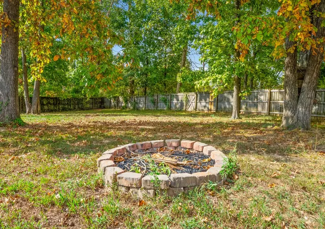 Photo 1 of Single family home for sale at 382 Andrew Dr, Clarksville, TN 37042 | MLS# 3620439 | Listing updated on 2026-10-27