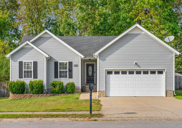 Photo 2 of Single family home for sale at 382 Andrew Dr, Clarksville, TN 37042 | MLS# 3620439 | Listing updated on 2026-10-27