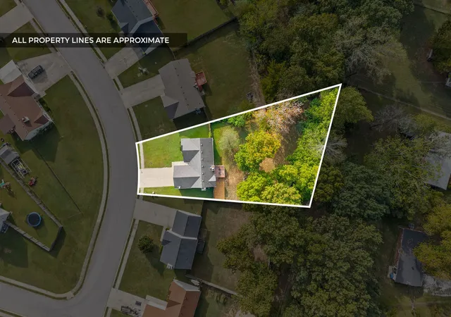 Photo 3 of Single family home for sale at 382 Andrew Dr, Clarksville, TN 37042 | MLS# 3620439 | Listing updated on 2026-10-27
