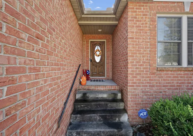 Photo 1 of Single family home for sale at 200 Foxrun, Springfield, TN 37172 | MLS# 3620562 | Listing updated on 2026-10-16