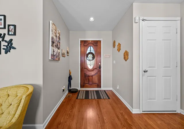 Photo 2 of Single family home for sale at 200 Foxrun, Springfield, TN 37172 | MLS# 3620562 | Listing updated on 2026-10-16