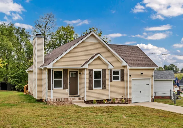 Photo 1 of Single family home for sale at 3724 Lavender Cir, Clarksville, TN 37042 | MLS# 3621444 | Listing updated on 2026-10-16