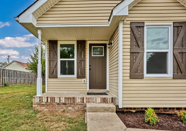 Photo 3 of Single family home for sale at 3724 Lavender Cir, Clarksville, TN 37042 | MLS# 3621444 | Listing updated on 2026-10-16
