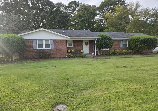 Photo 2 of Single family home for sale at 118 Hillhaven Dr, Waverly, TN 37185 | MLS# 3620547 | Listing updated on 2026-10-14