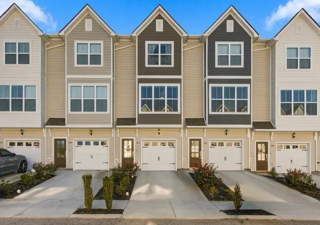 Photo 1 of Townhouse for sale at 803 Taylor Dr, Chapel Hill, TN 37034 | MLS# 3620473 | Listing updated on 2026-10-14