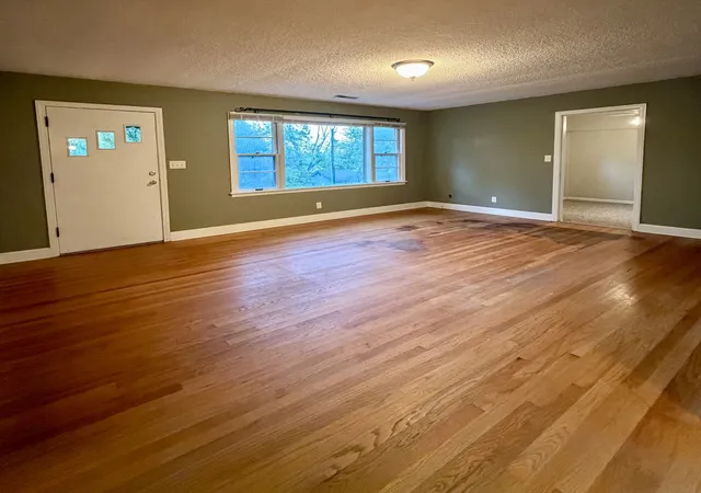 Photo 2 of Single family home for sale at 1072 Stanley Ave, Chattanooga, TN 37421 | MLS# 3623408 | Listing updated on 2026-10-21