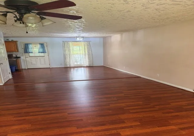 Photo 2 of Single family home for sale at 208 Valley St, Sparta, TN 38583 | MLS# 3620530 | Listing updated on 2026-10-14