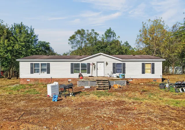 Photo 1 of Manufactured home for sale at 2254 S Grundy Quarles Hwy, Gainesboro, TN 38562 | MLS# 3621191 | Listing updated on 2026-10-15