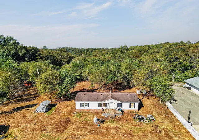 Photo 1 of Manufactured home for sale at 2254 S Grundy Quarles Hwy, Gainesboro, TN 38562 | MLS# 3621191 | Listing updated on 2026-10-15
