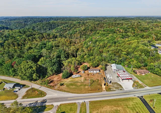 Photo 2 of Manufactured home for sale at 2254 S Grundy Quarles Hwy, Gainesboro, TN 38562 | MLS# 3621191 | Listing updated on 2026-10-15