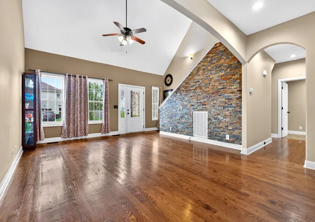 Photo 2 of Single family home for sale at 3617 Fox Den Ln, Clarksville, TN 37040 | MLS# 3621454 | Listing updated on 2026-10-29