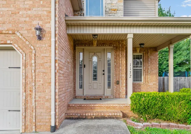 Photo 2 of Single family home for sale at 1132 Chinook Cir, Clarksville, TN 37042 | MLS# 3621128 | Listing updated on 2026-10-22