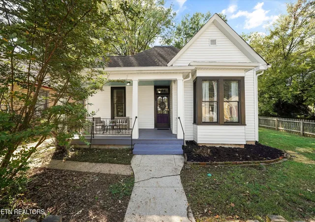 Single family home for sale at 1404 Hannah Ave, Knoxville, TN 37921 | MLS# 3620587