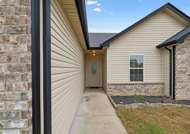 Photo 1 of Single family home for sale at 602 Hollow Crst, Clarksville, TN 37042 | MLS# 3621614 | Listing updated on 2026-10-23