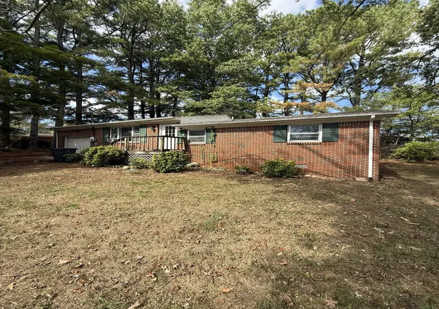Photo 1 of Single family home for sale at 106 Cherokee Dr, Mc Minnville, TN 37110 | MLS# 3622317 | Listing updated on 2026-10-19