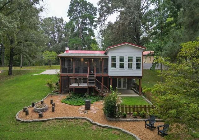 Single family home for sale at 675 Lakeway Dr, Murray, KY 42071 | MLS# 3620660