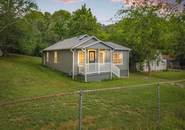 Photo 1 of Single family home for sale at 1315 Clayton St, Athens, TN 37303 | MLS# 3620661 | Listing updated on 2026-10-15
