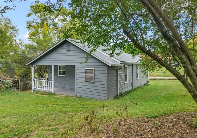 Photo 1 of Single family home for sale at 1315 Clayton St, Athens, TN 37303 | MLS# 3620661 | Listing updated on 2026-10-15