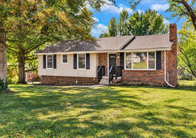 Photo 2 of Single family home for sale at 180 Haven Dr, Clarksville, TN 37042 | MLS# 3620731 | Listing updated on 2026-10-16