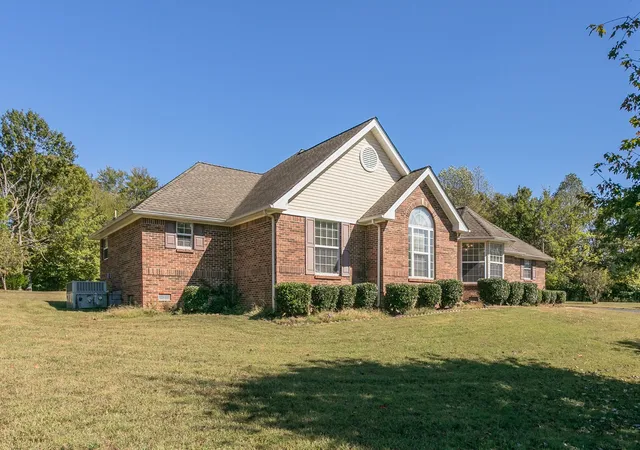 Photo 1 of Single family home for sale at 404 Amber Ct, Spring Hill, TN 37174 | MLS# 3621485 | Listing updated on 2026-10-16