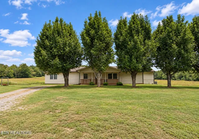 Single family home for sale at 196 Sweetwater Rd, Philadelphia, TN 37846 | MLS# 3620664