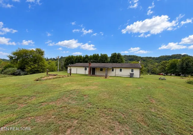Photo 2 of Single family home for sale at 196 Sweetwater Rd, Philadelphia, TN 37846 | MLS# 3620664 | Listing updated on 2026-10-20