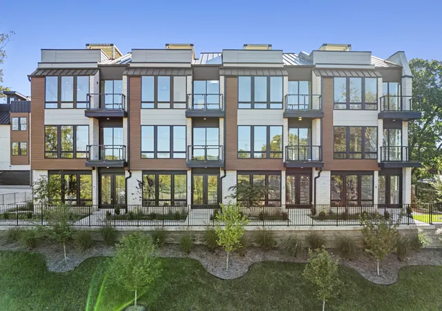 Photo 1 of Townhouse for sale at 106 Grizzard Ave #7, Nashville, TN 37207 | MLS# 3621424 | Listing updated on 2026-10-16